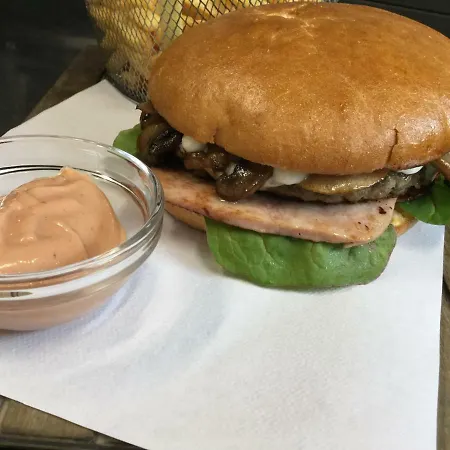 Old's Car & Vermietung Affittacamere