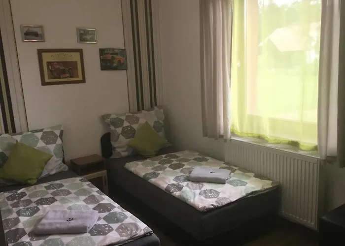 Guest house Old's Car & Vermietung Velden am Woerthersee