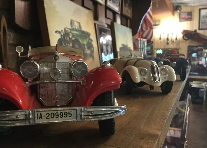 Old's Car & Vermietung Guest house Velden am Woerthersee