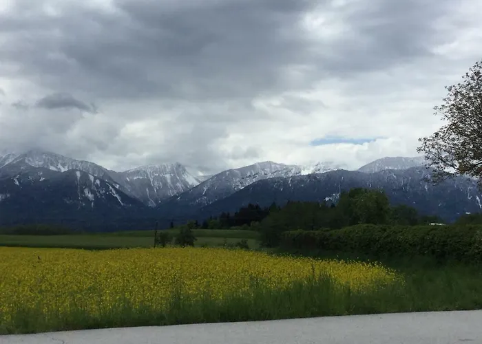 Guest house Old's Car & Vermietung Velden am Woerthersee