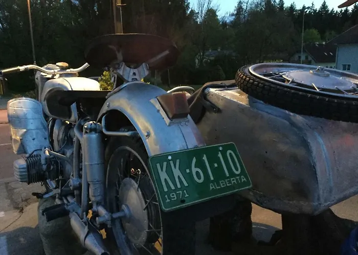 Old's Car & Vermietung Guest house Velden am Woerthersee